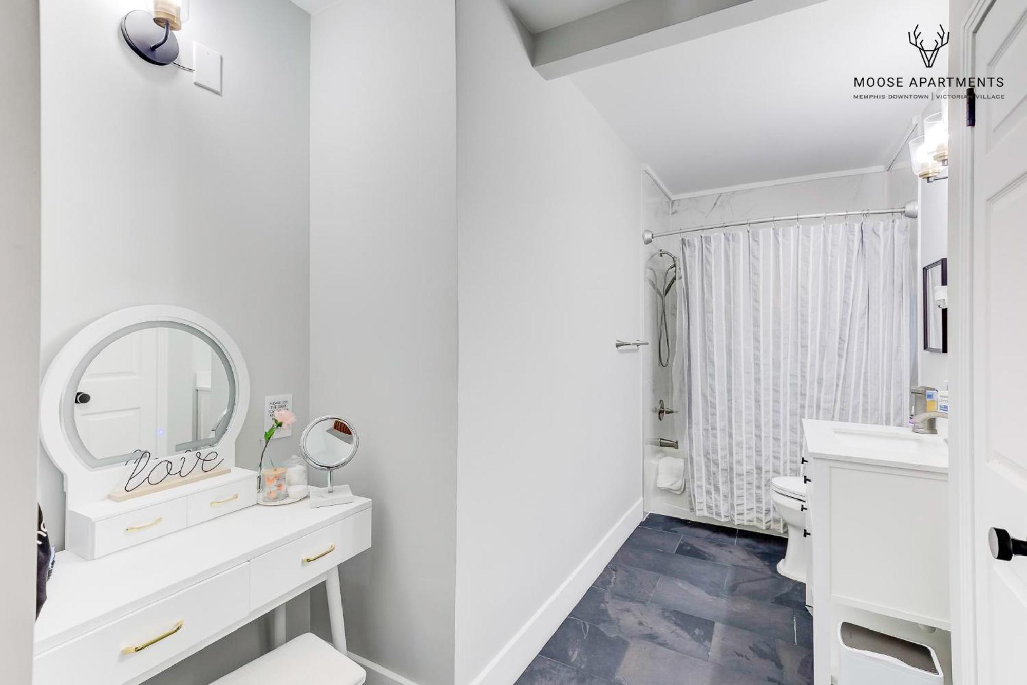 The Moose #7 - Instaworthy Studio With Amazing Views, Free Parking & Heated King Bed Memphis Exterior photo