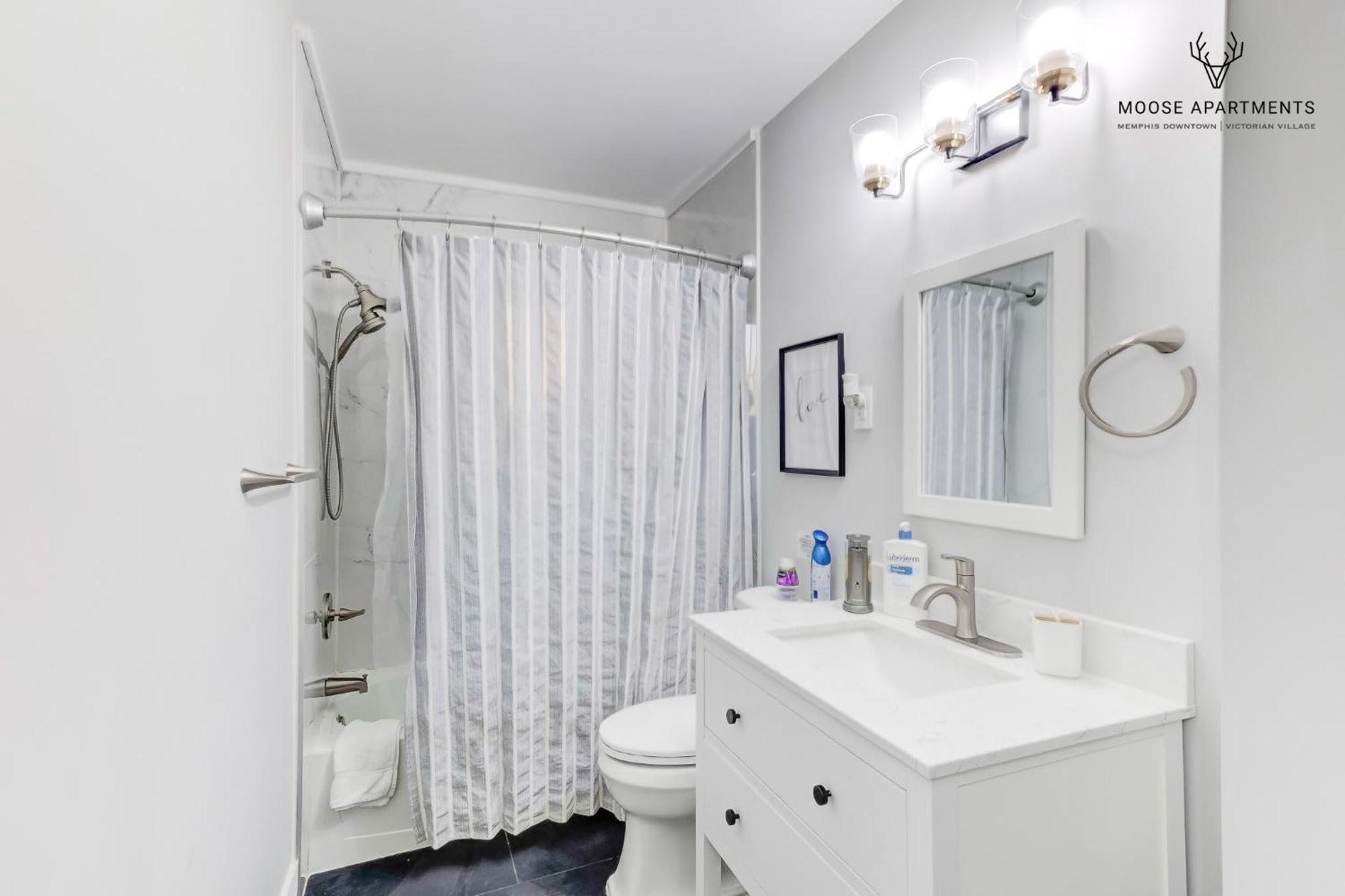 The Moose #7 - Instaworthy Studio With Amazing Views, Free Parking & Heated King Bed Memphis Exterior photo